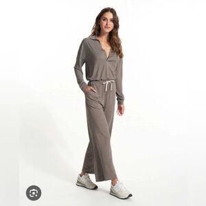 Vuori Lux Intentions Gray Jumpsuit Sz XS Women’s